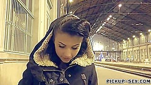 Real amateur Eurobabe Caprice pussy fucked for some money