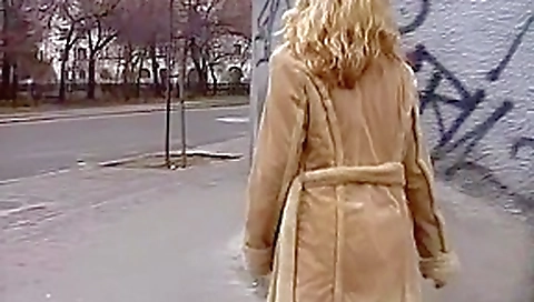 Best flashing video with public scenes 1 Best flashing video with public scenes 1