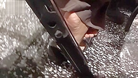 Candid Sexy Asian Shoeplay Candid Sexy Asian Shoeplay