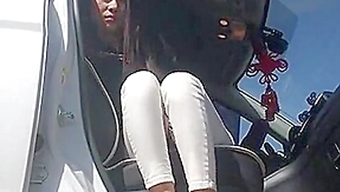 Chinese girl public blow and fuck in car