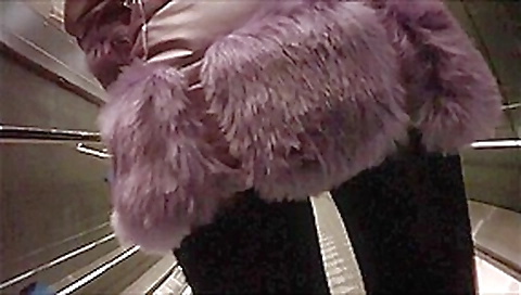 Laetitia Nue sous Step son manteau Laetitia Nue sous Step son manteau