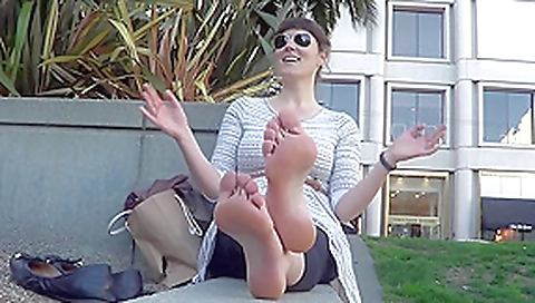 MATURE CSS Candid Stinky Soles MATURE CSS Candid Stinky Soles