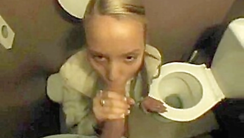 Money convinces this college girl to have sex Money convinces this college girl to have sex